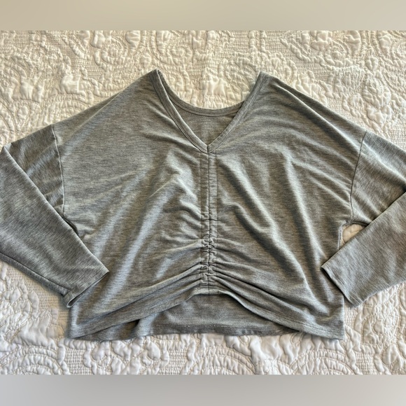 Old Navy Active Gray Long Sleeve Top Size Small - Picture 2 of 4